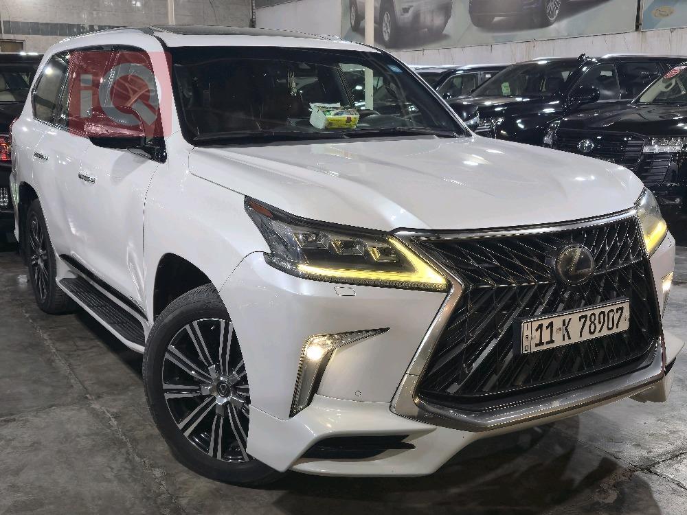 Lexus LX